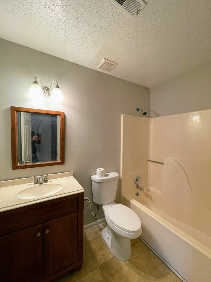 5001 7 Pine Circle #1 - Photo 2 of 34