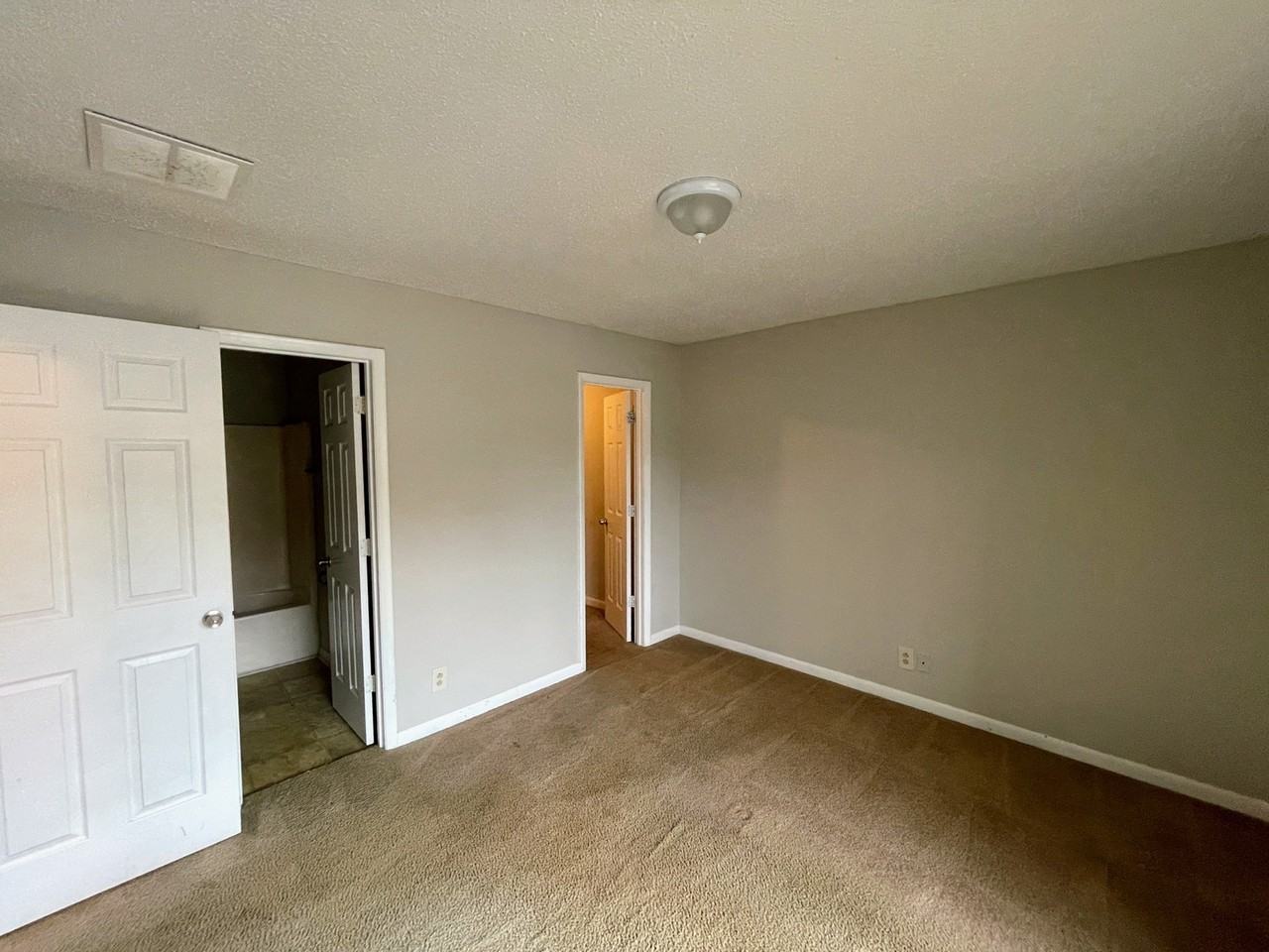 5001 7 Pine Circle #1 - Photo 7 of 34