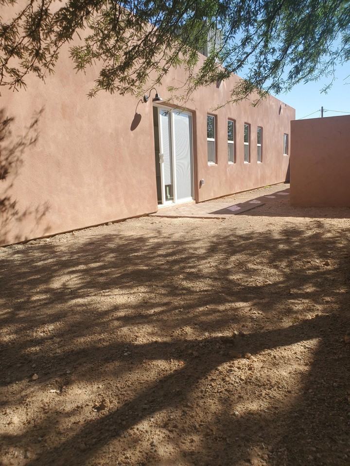 2435 N Santa Rita Ave #1 - Photo 5 of 20