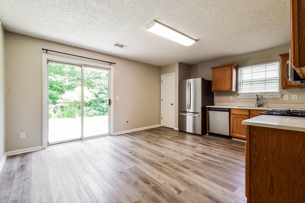 3568 Brookstone Way - Photo 5 of 16