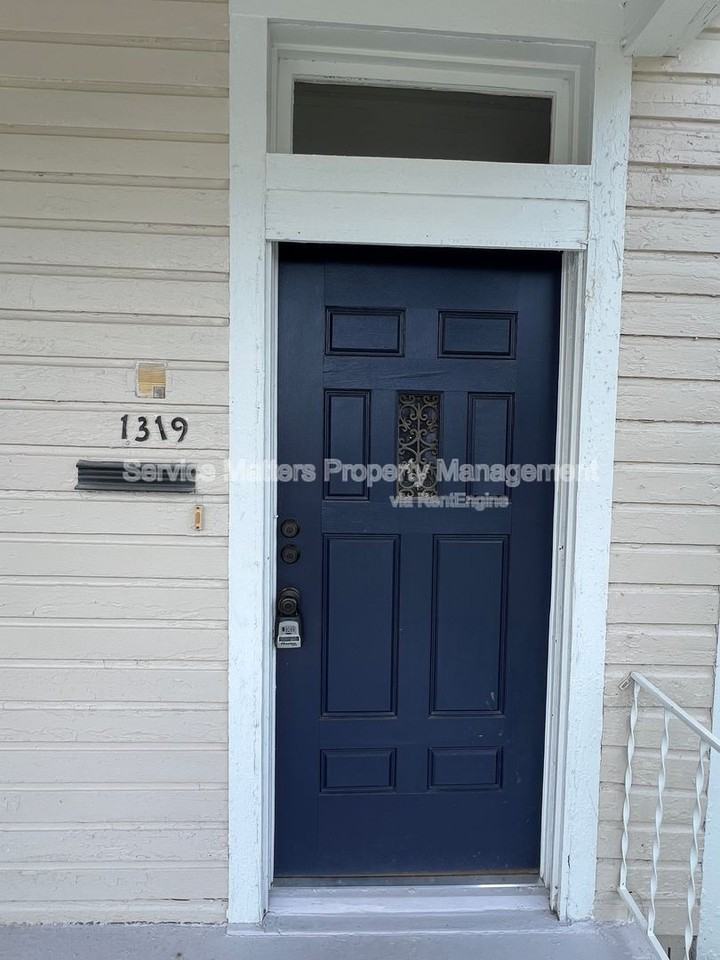 1319 W Jackson St - Photo 3 of 28