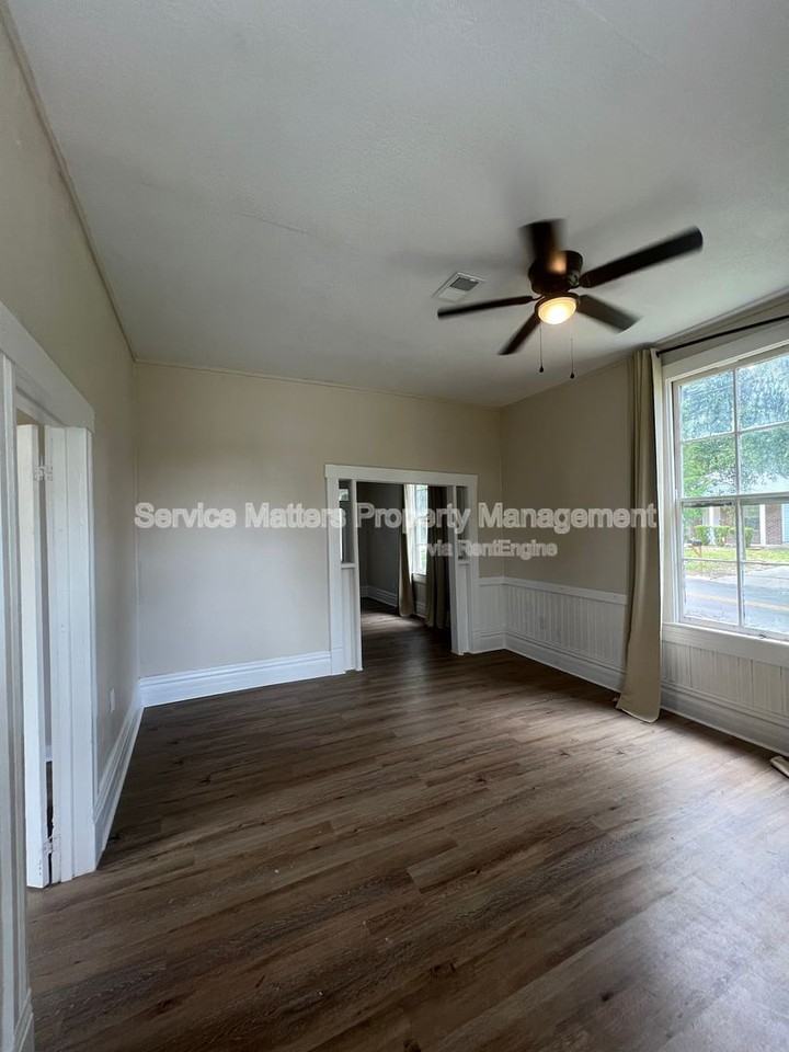 1319 W Jackson St - Photo 4 of 28