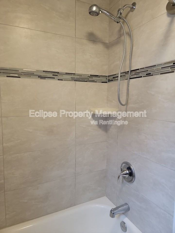 805 3rd St - Photo 3 of 18