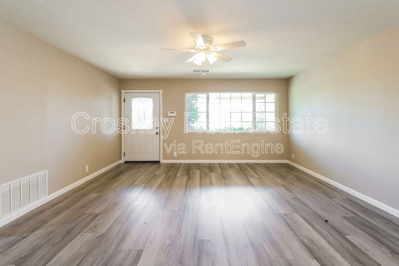 322 Sweeney Rd - Photo 2 of 16