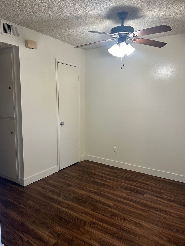 Garden East Apartments - Photo 3 of 18