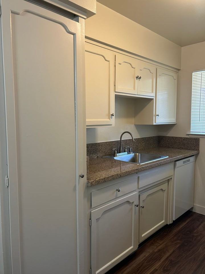 Garden East Apartments - Photo 4 of 18