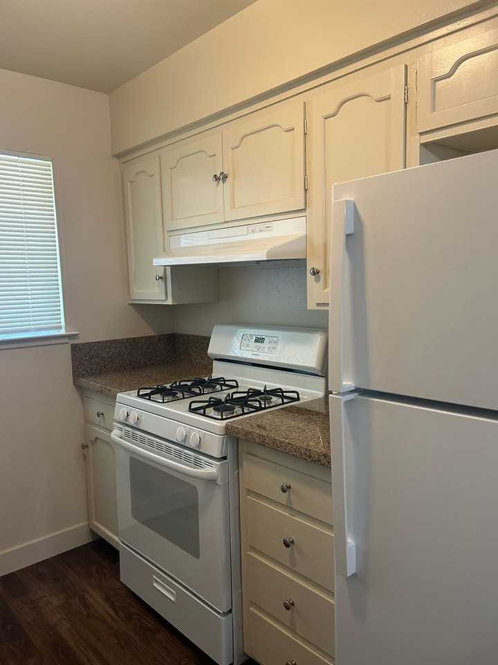 Garden East Apartments - Photo 5 of 18