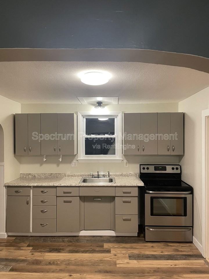 87 Winter St #2 - Photo 2 of 9