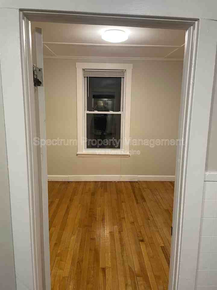 87 Winter St #2 - Photo 3 of 9