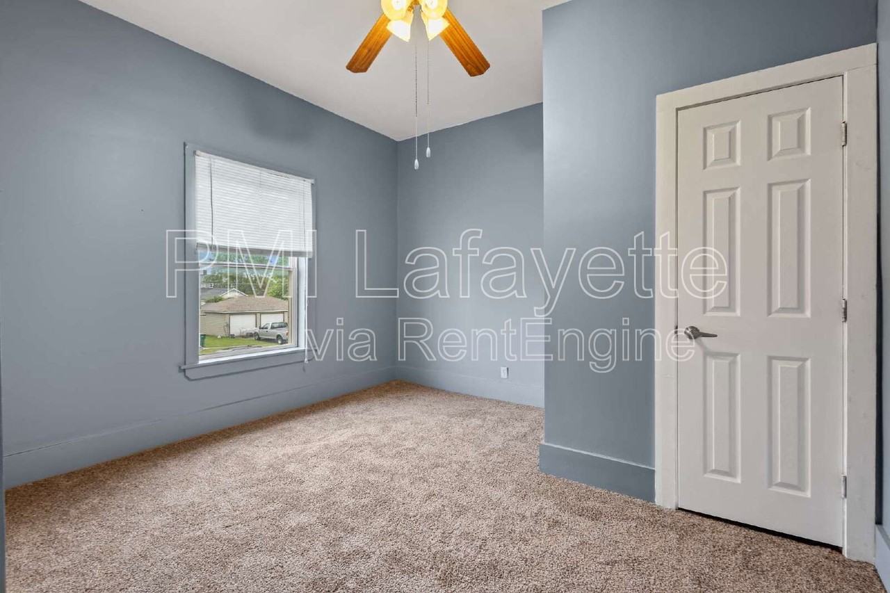 403 S East St - Photo 3 of 17