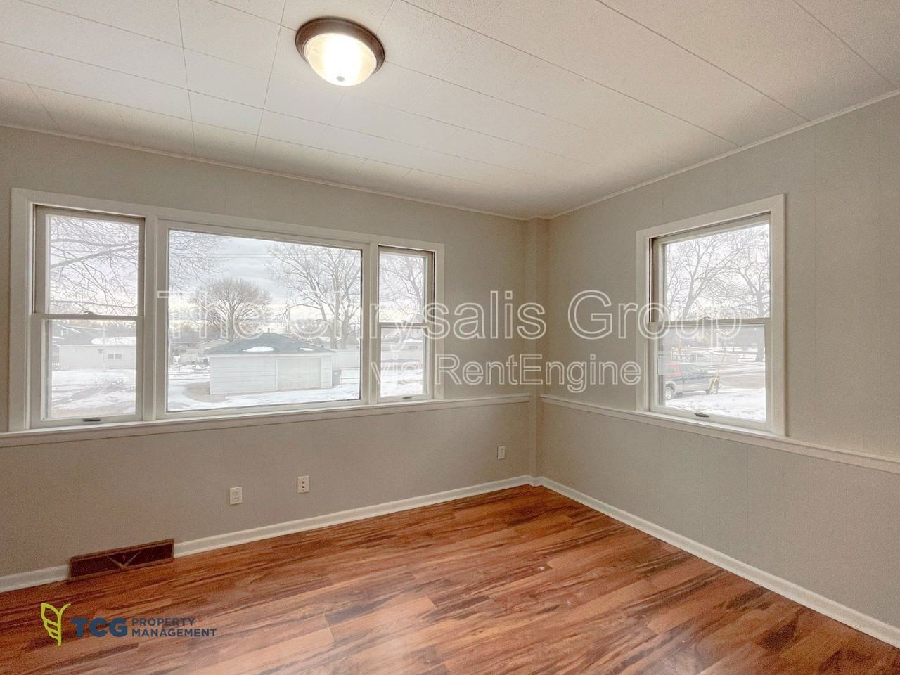 111 W Moore St - Photo 2 of 9