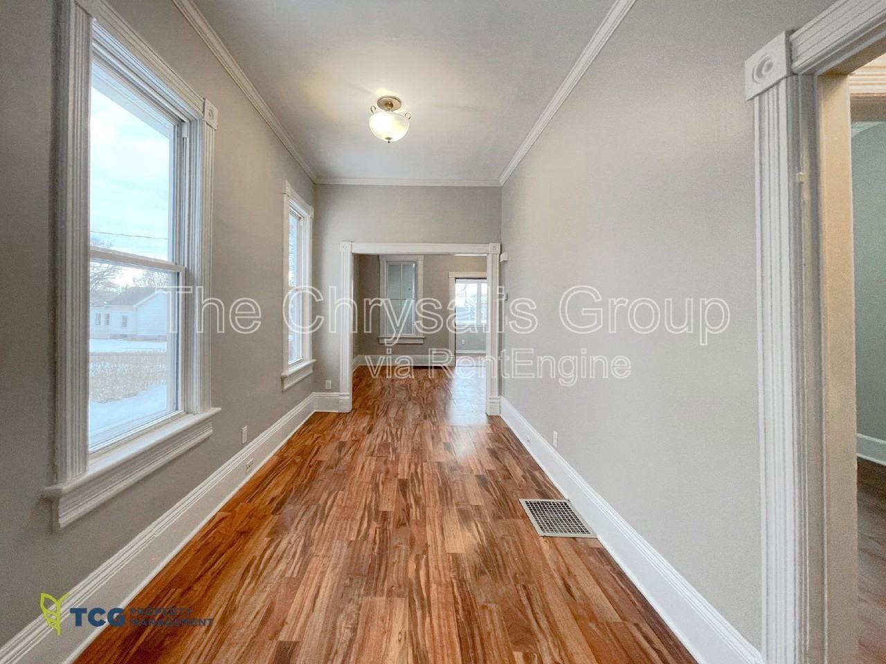 111 W Moore St - Photo 4 of 9