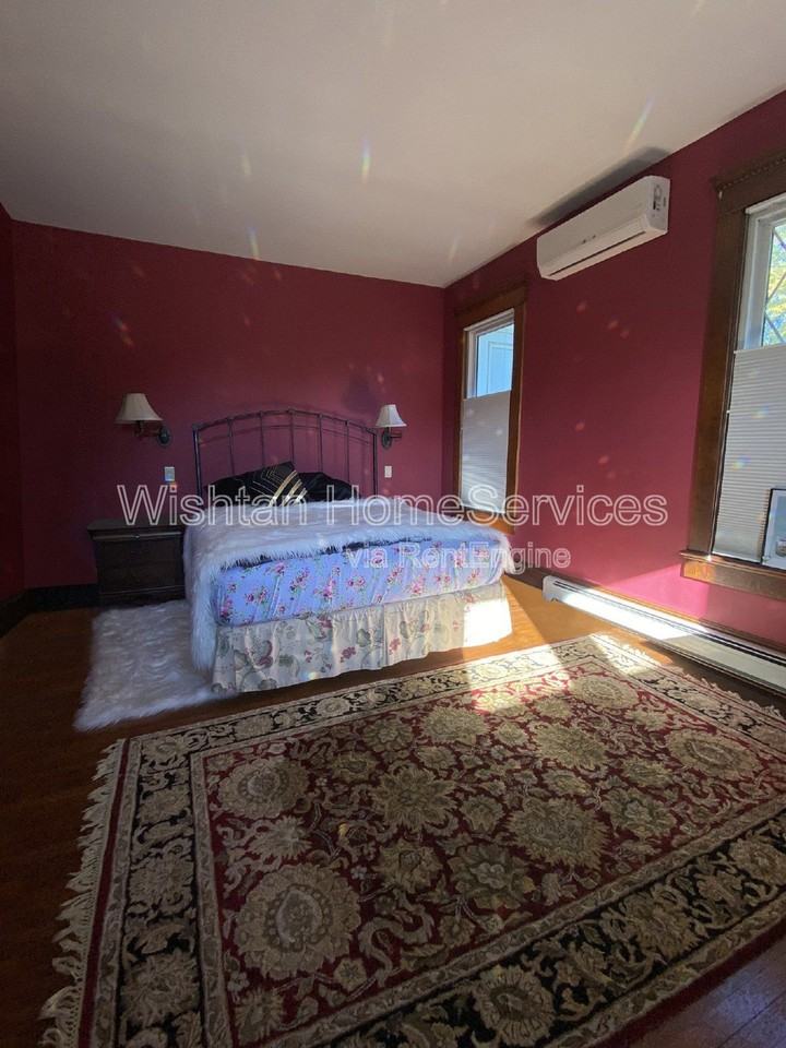 538 N Randolph St #R2 - Photo 3 of 6