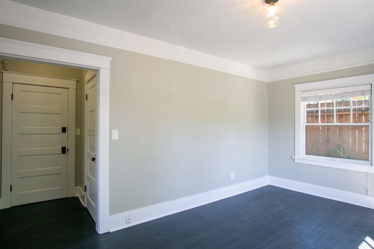 7437 N Saint Louis Ave #3 - Photo 2 of 11