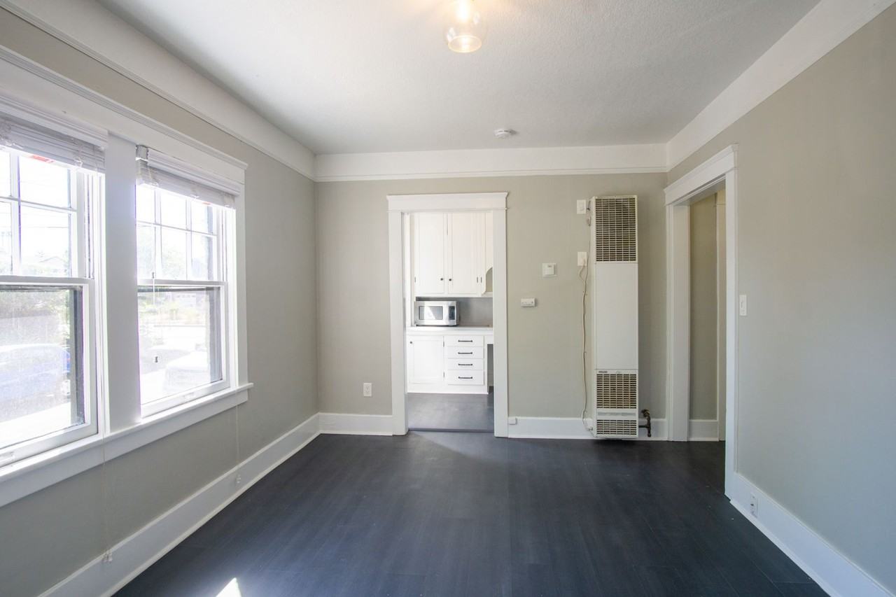 7437 N Saint Louis Ave #3 - Photo 3 of 11