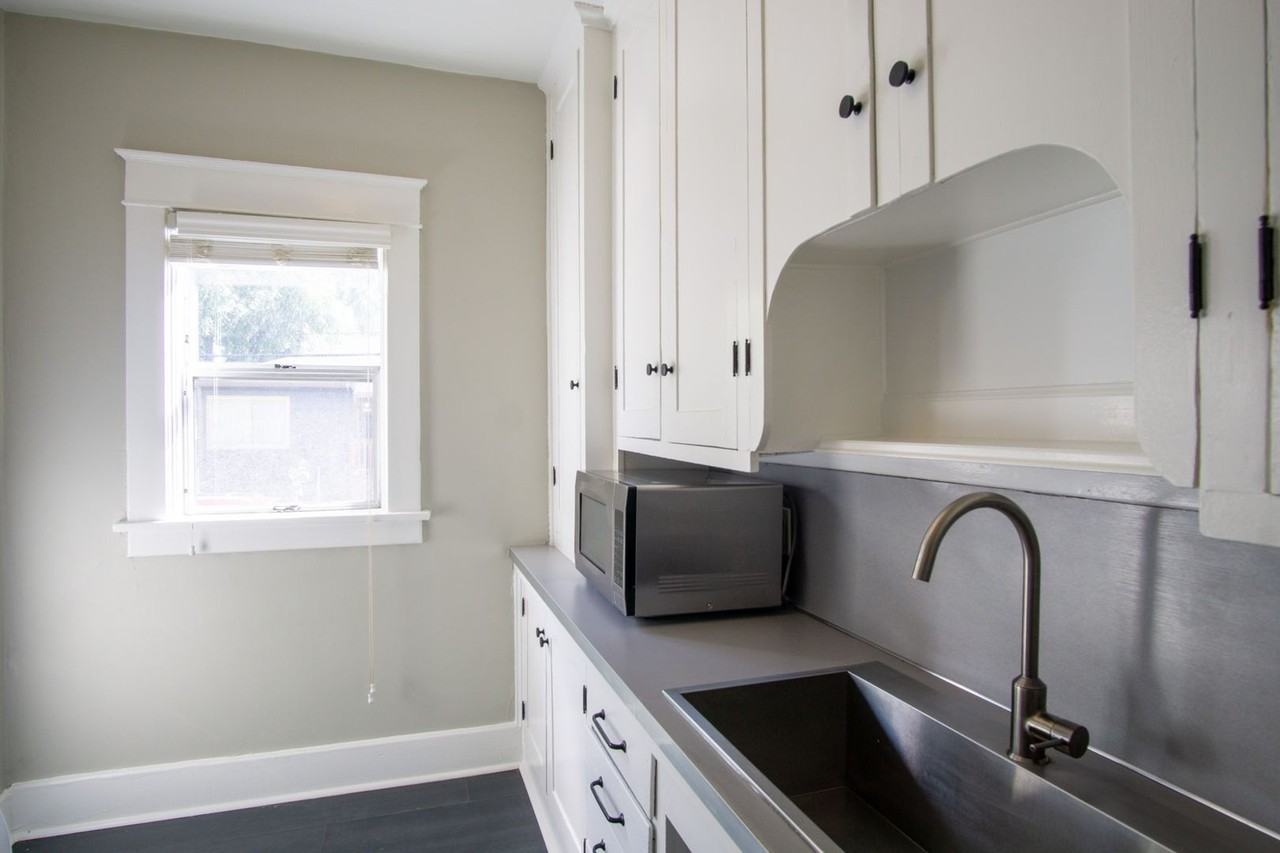 7437 N Saint Louis Ave #3 - Photo 7 of 11