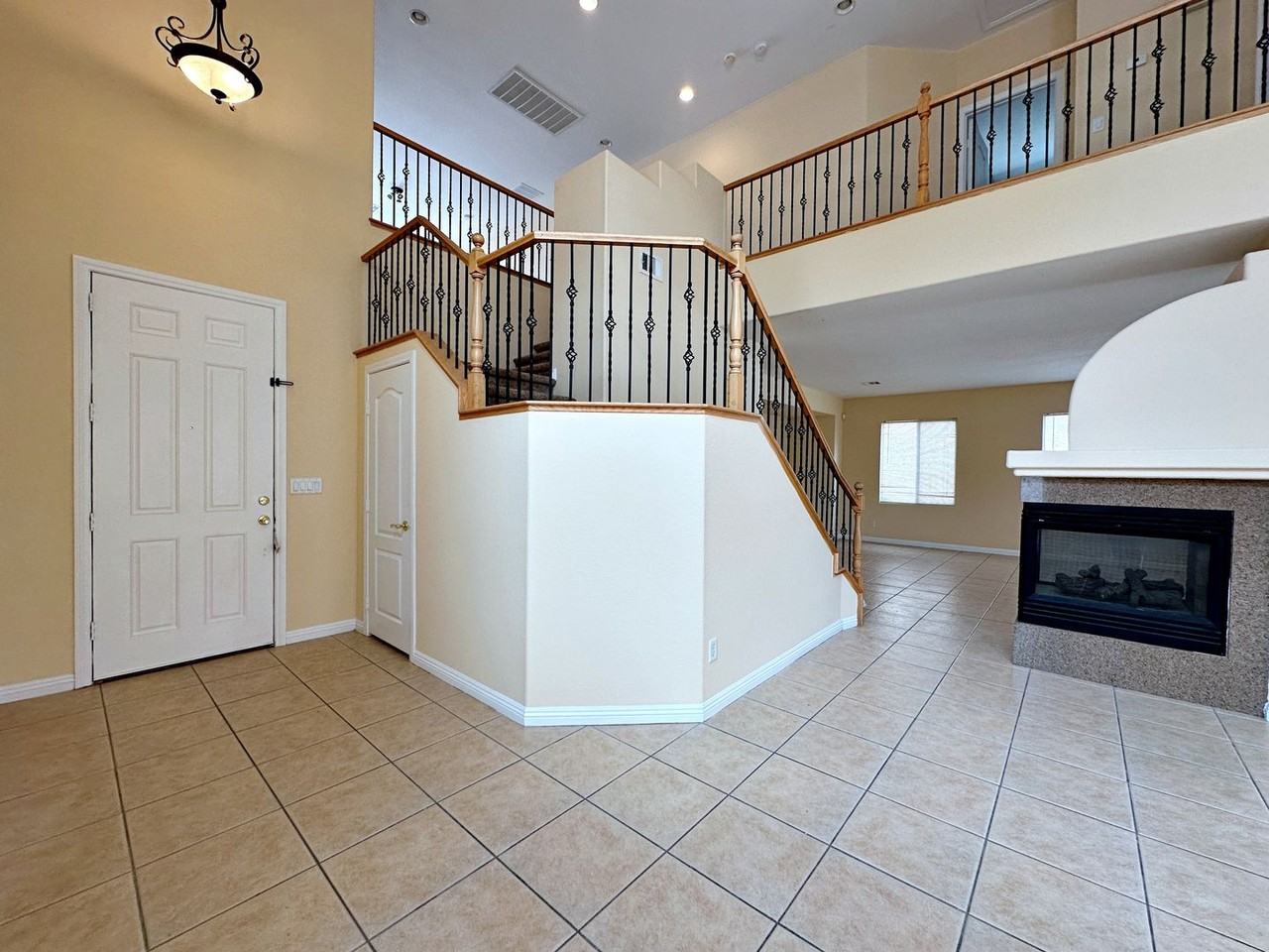 9057 Spinning Wheel Ave - Photo 6 of 47
