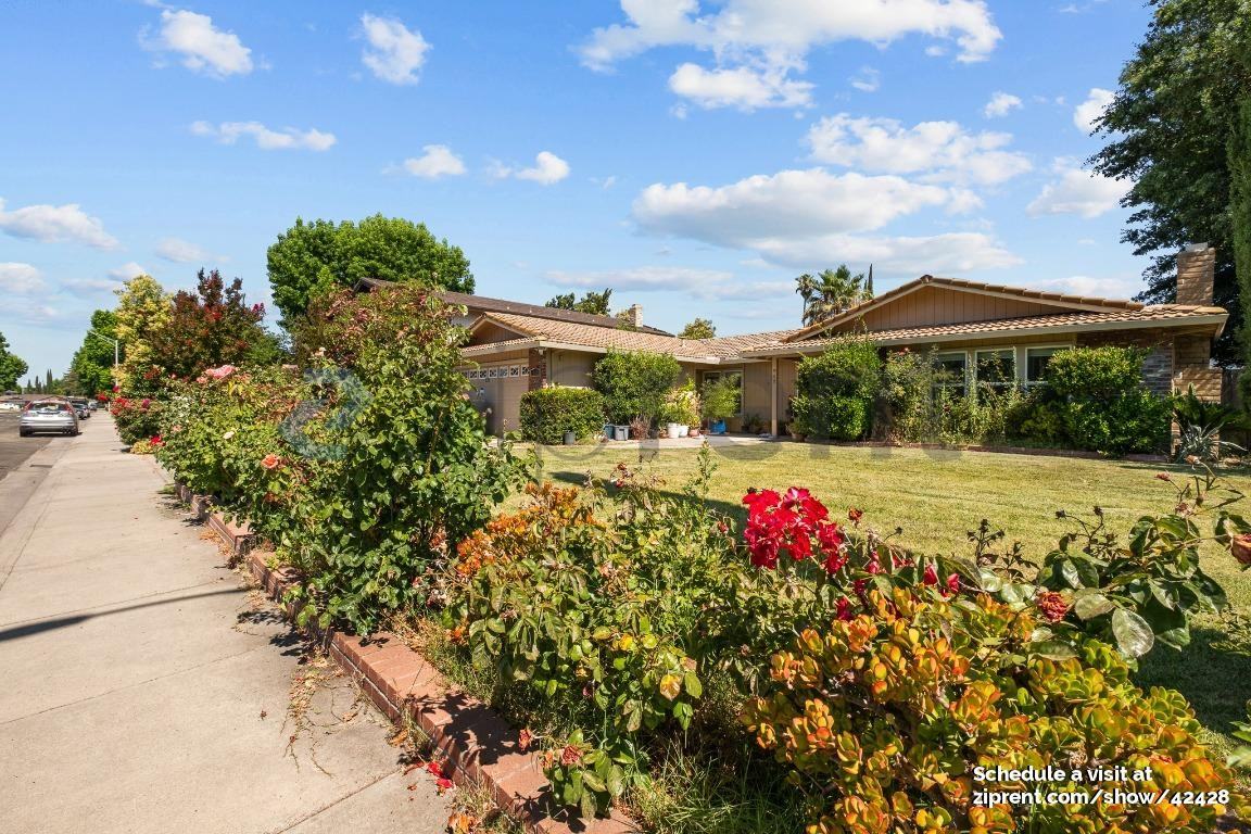 935 Springoak Way - Photo 2 of 31