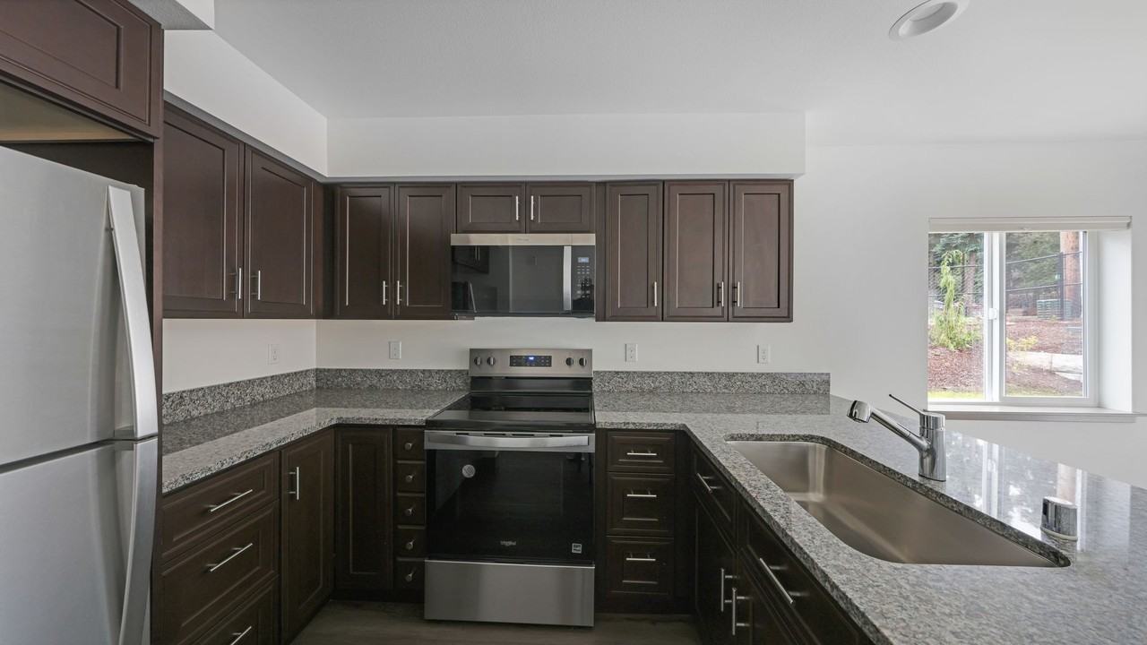 120 Northeast 10th Avenue #F1 - Photo 6 of 21