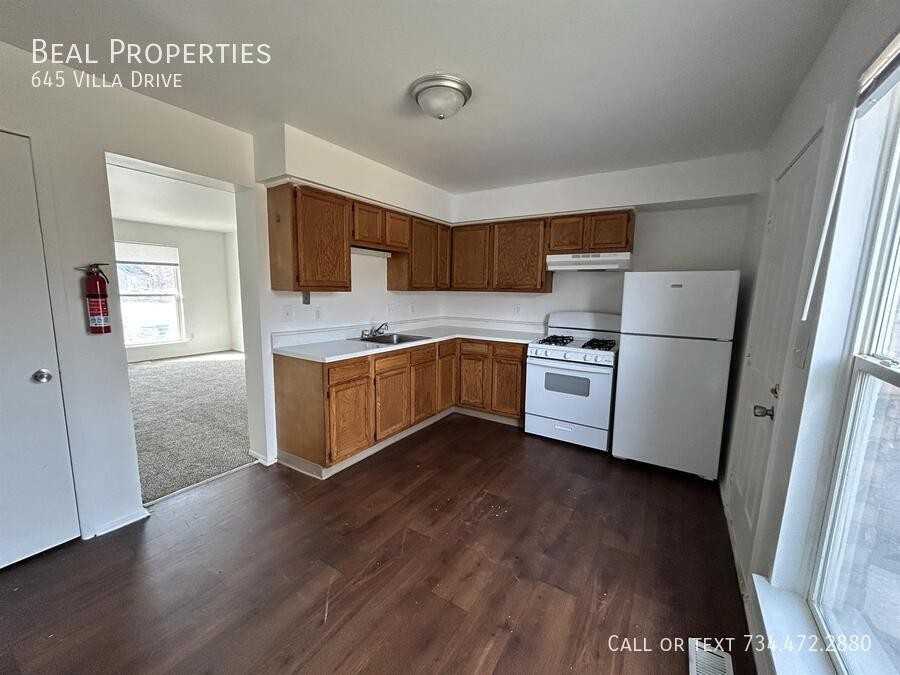 645 Villa Dr - Photo 3 of 15