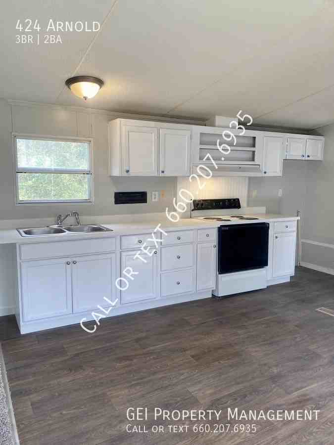 424 Arnold Drive - Photo 2 of 16