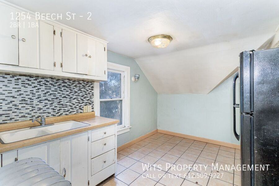 1254 Beech St #2 - Photo 6 of 19