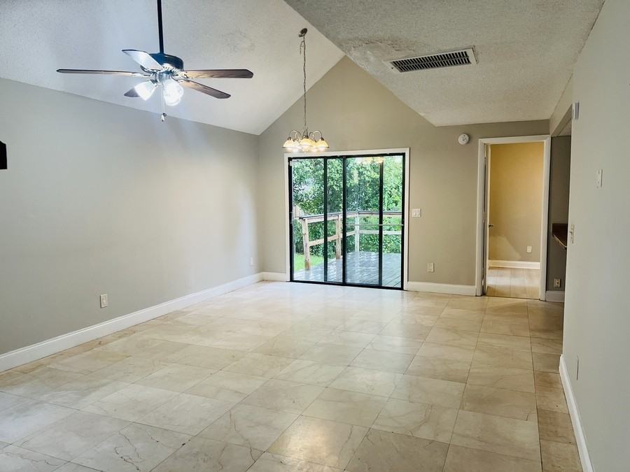 818 Libra St - Photo 2 of 11