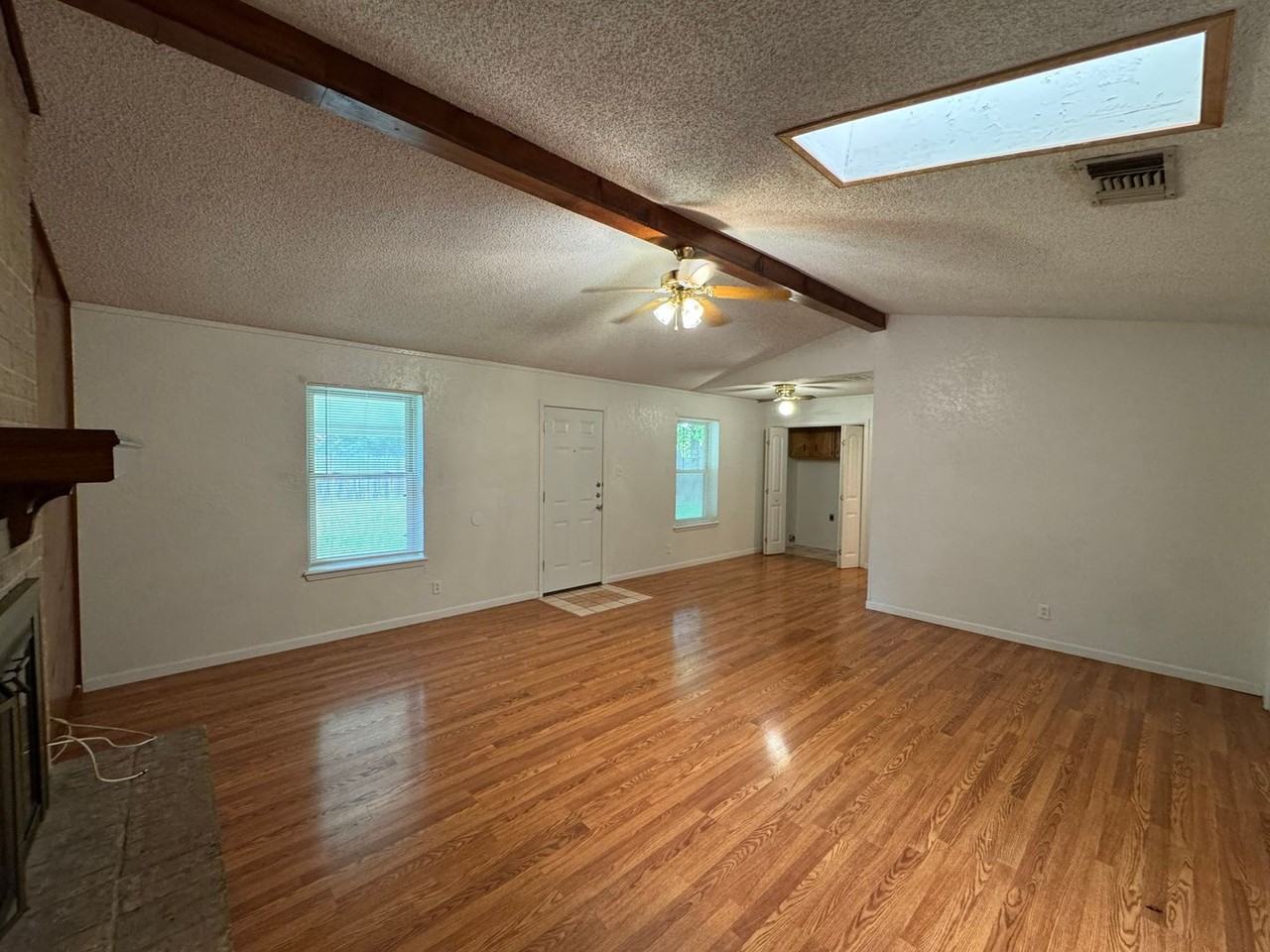 1803 Fairway Dr - Photo 4 of 30