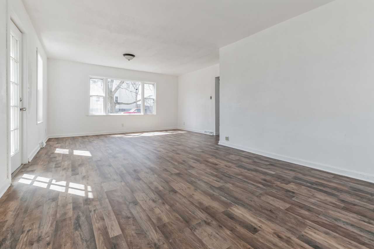 511 4th St #NA - Photo 3 of 11