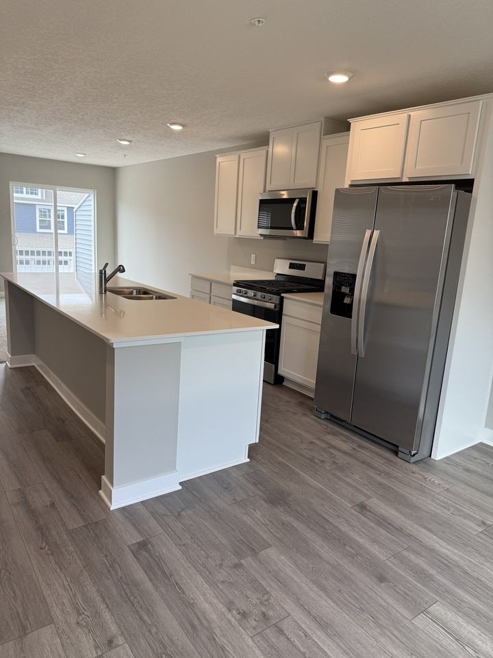 12535 Guadalcanal Cir Ne #B - Photo 2 of 20