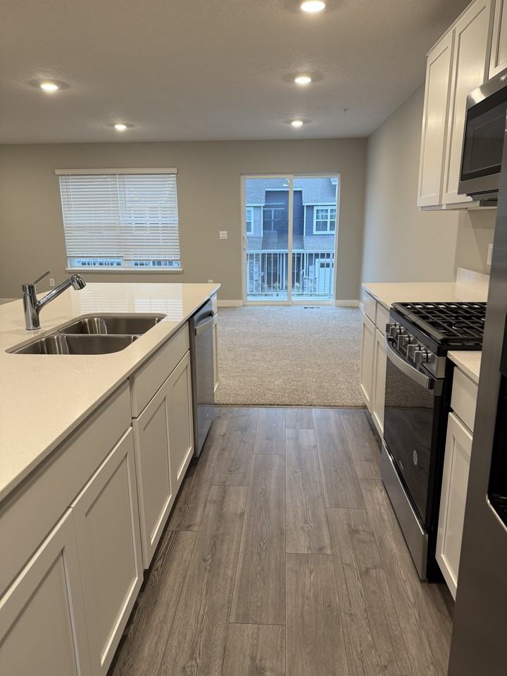 12535 Guadalcanal Cir Ne #B - Photo 3 of 20