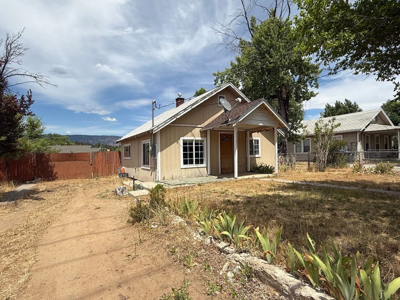 1707 5th St - Photo 2 of 18