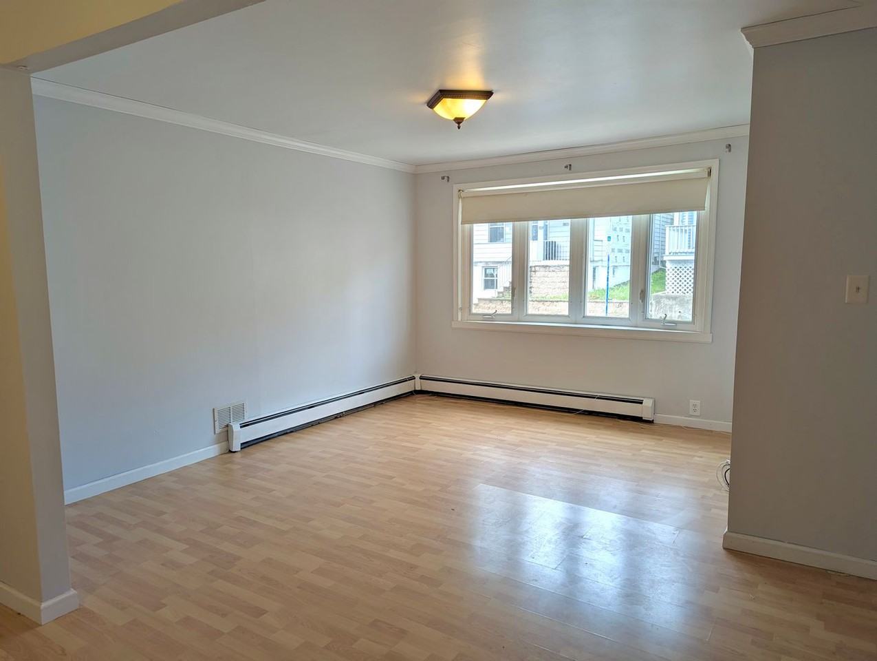 121 S Feltus St - Photo 3 of 22