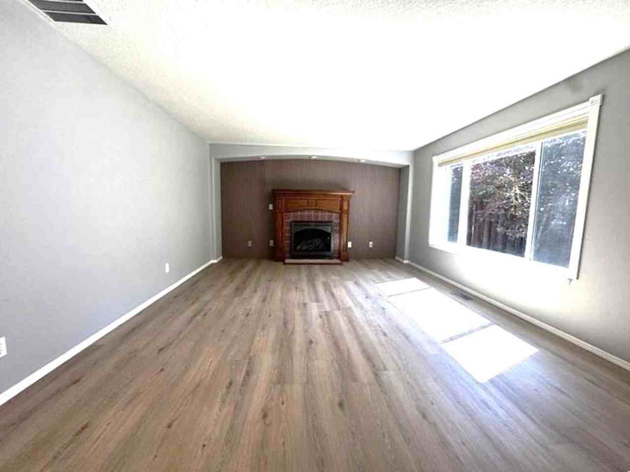 793 Ne 61st Ct - Photo 2 of 18