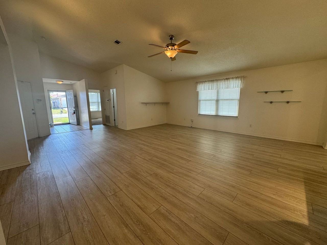 314 Mizzen Ln - Photo 4 of 26