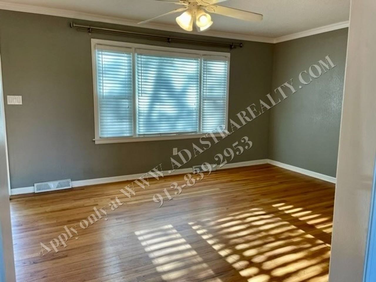 304 S Chester Ter - Photo 3 of 12