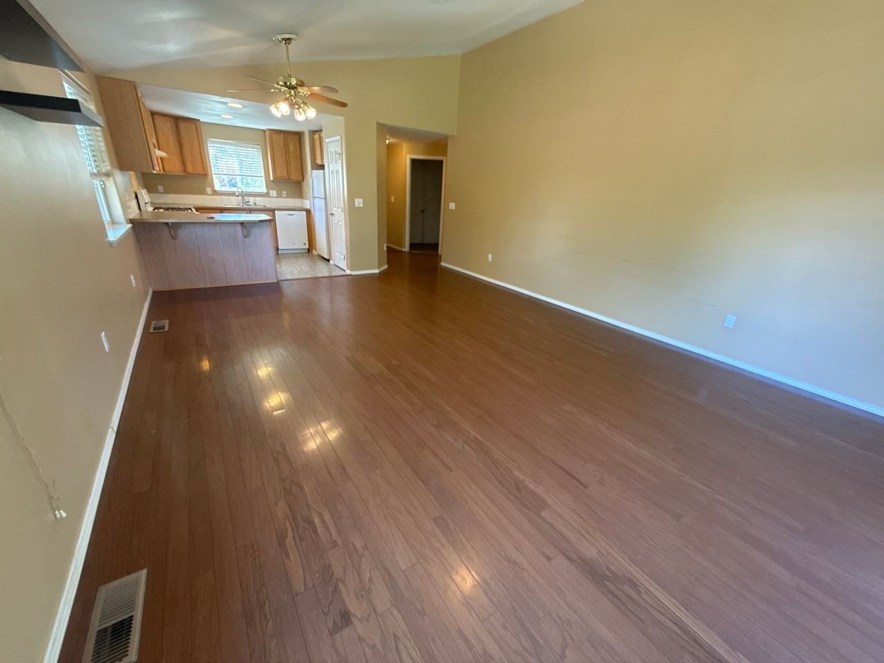 1214 Ne Glacier Ridge Rd - Photo 4 of 12