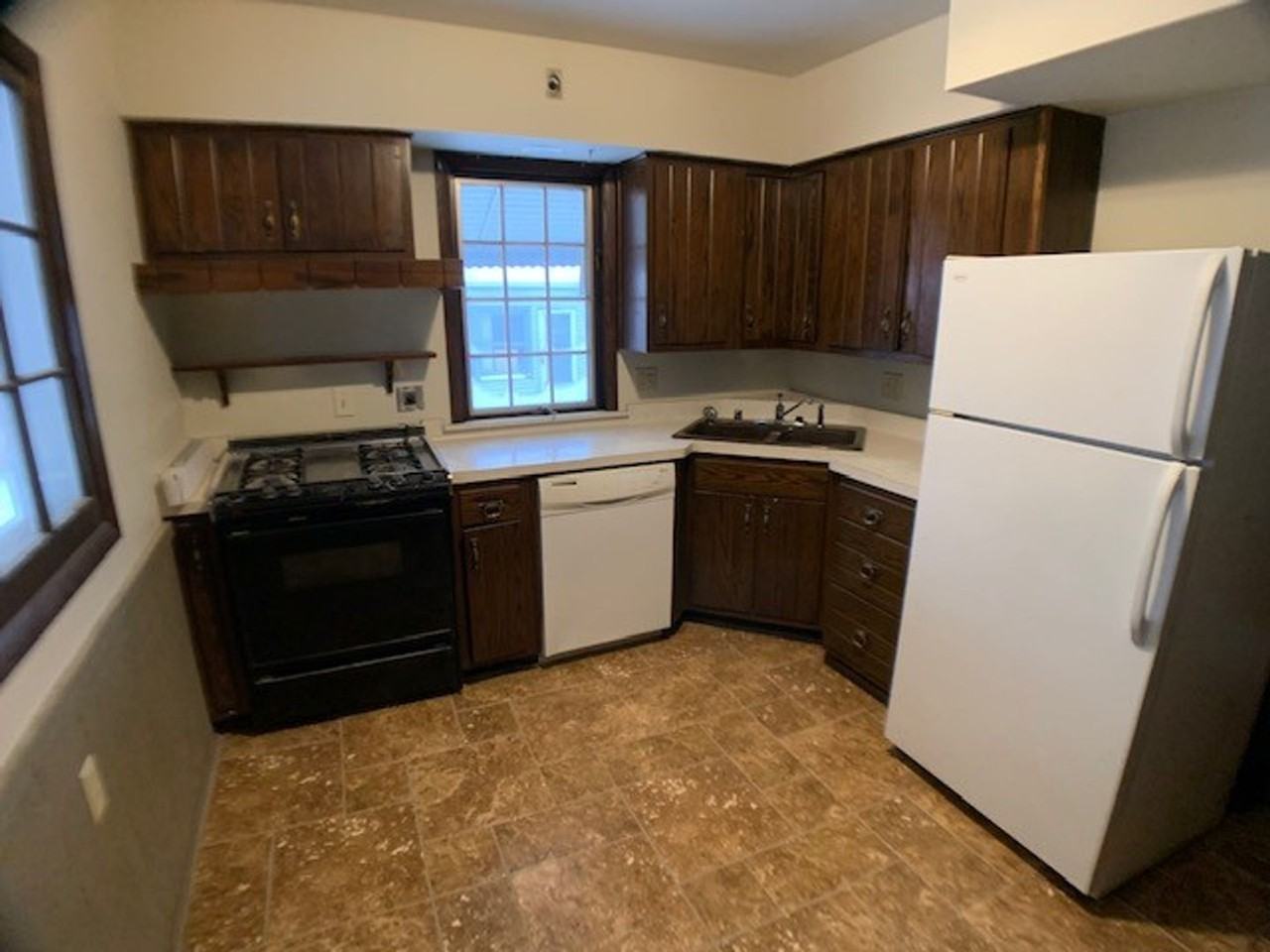 1437 S 59th St - Photo 3 of 17