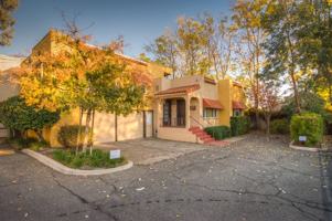 featured image of 1429 1427, 1429 & 1431 Gold Street