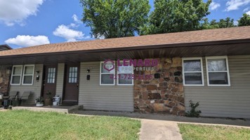 featured image of 239 W College St