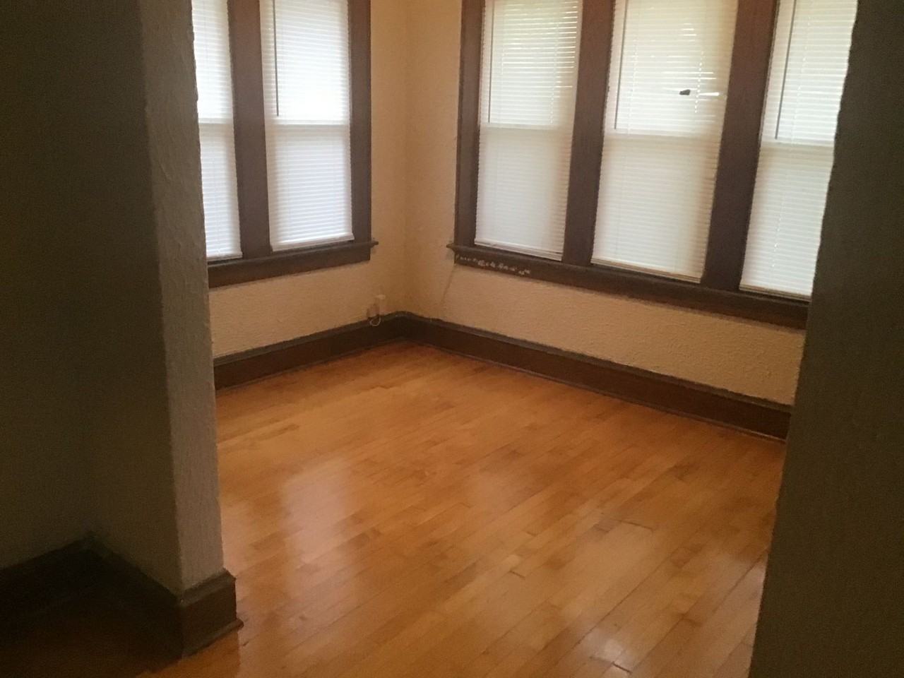 5303 N 39th St - Photo 3 of 20