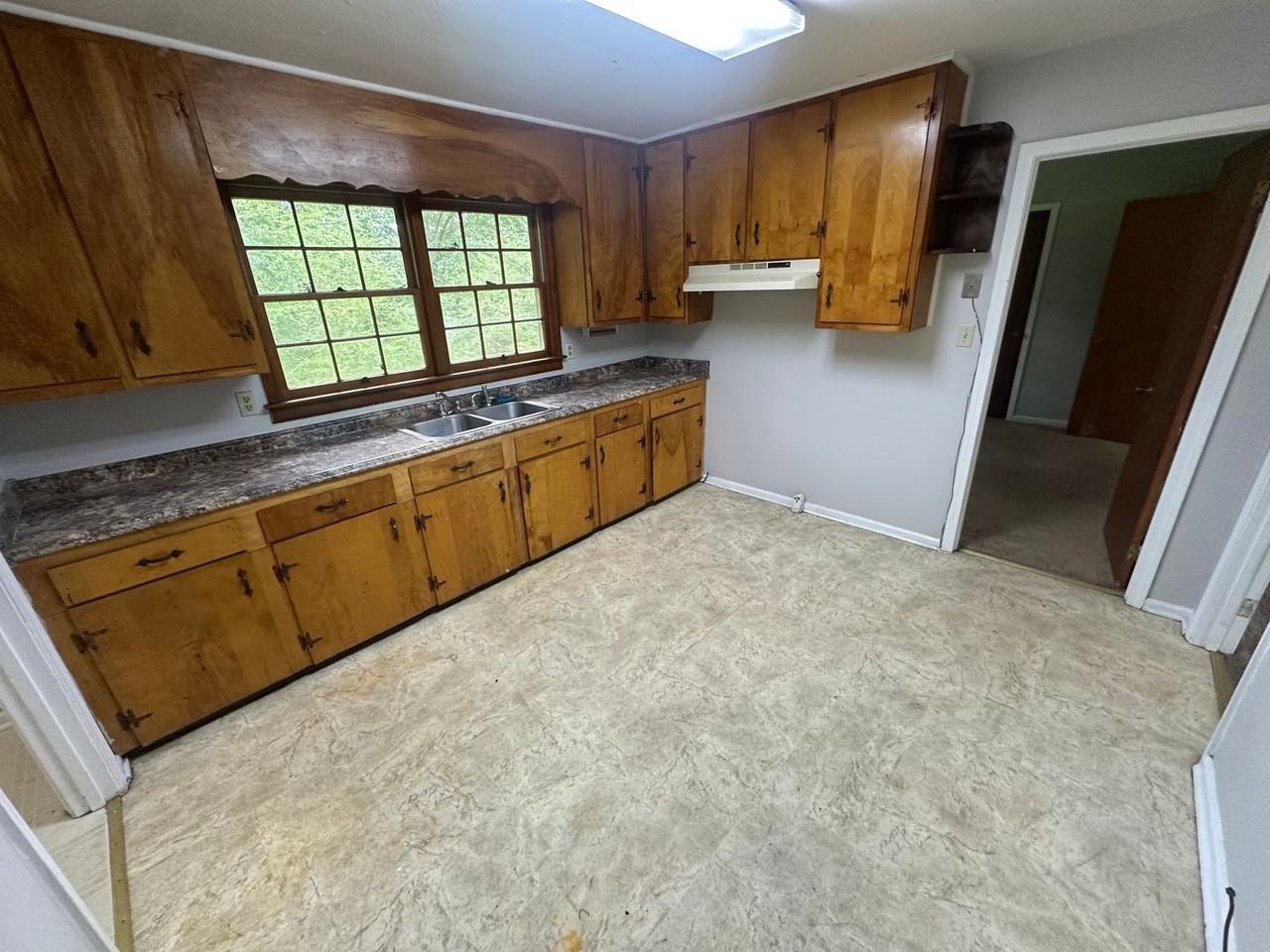 418 Blackberry Ln Se - Photo 2 of 11