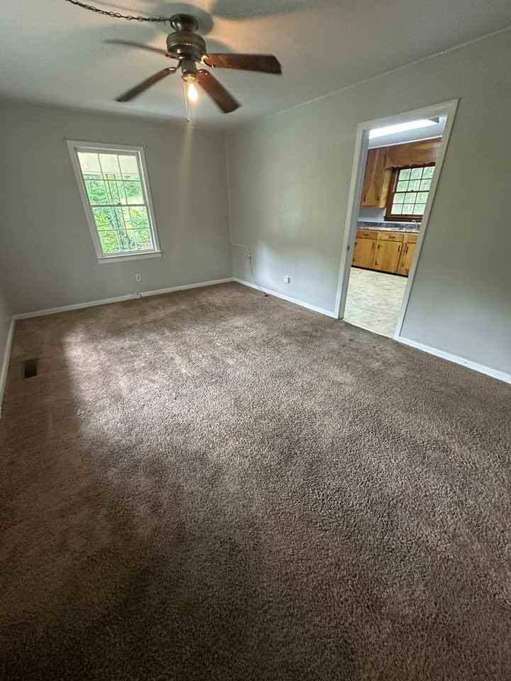 418 Blackberry Ln Se - Photo 3 of 11