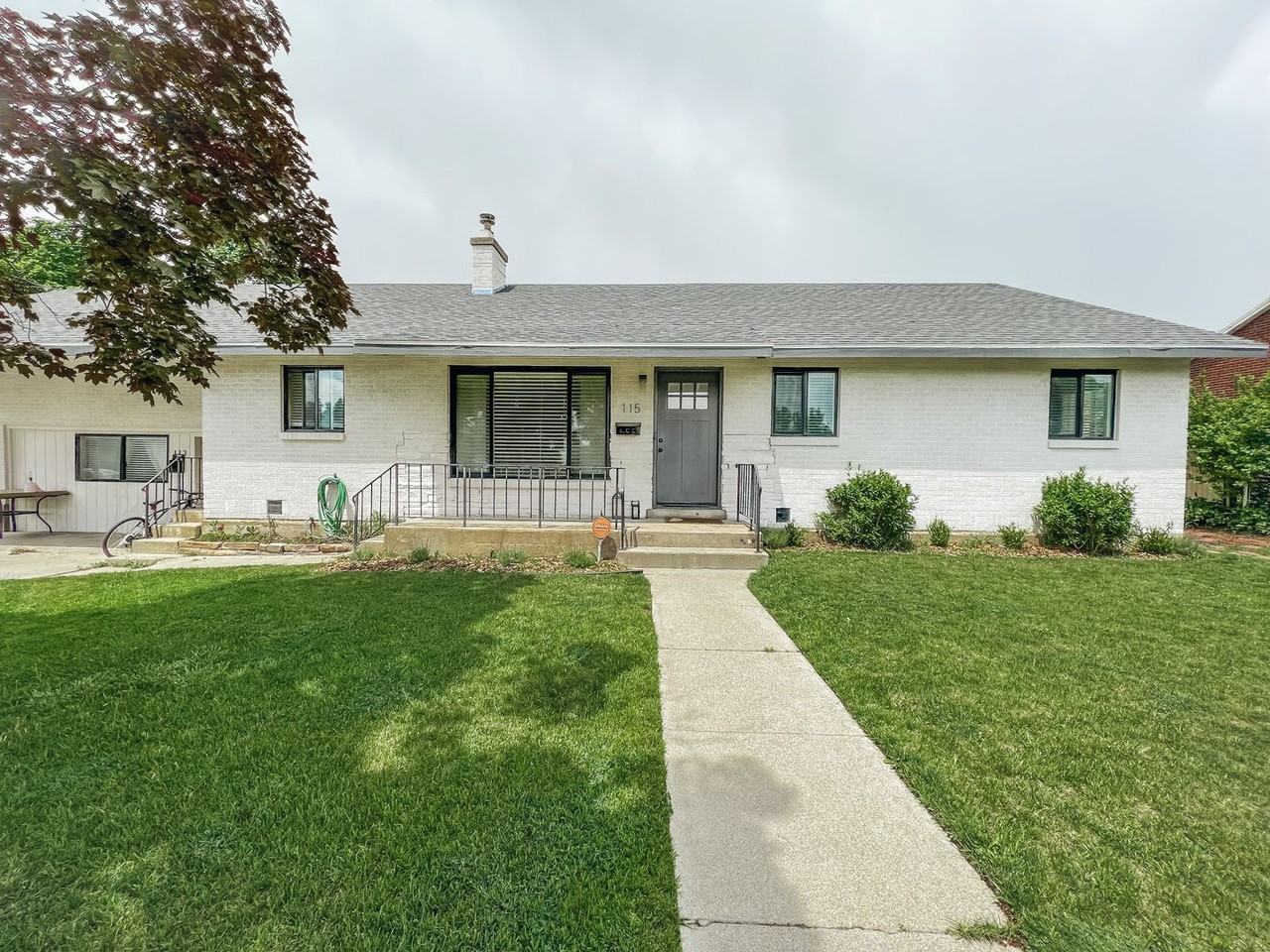 115 E 100 N - Photo 3 of 44