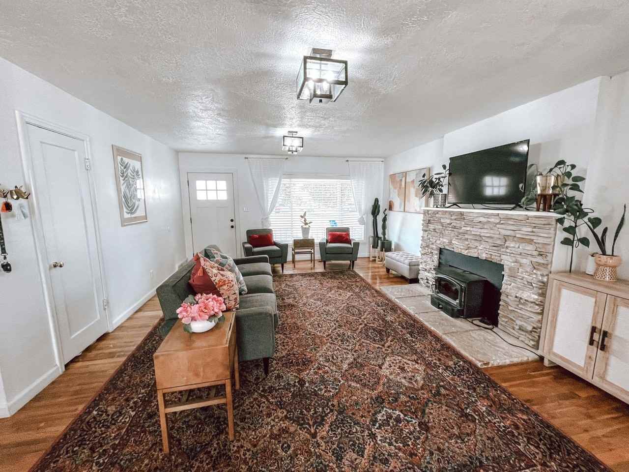 115 E 100 N - Photo 4 of 44