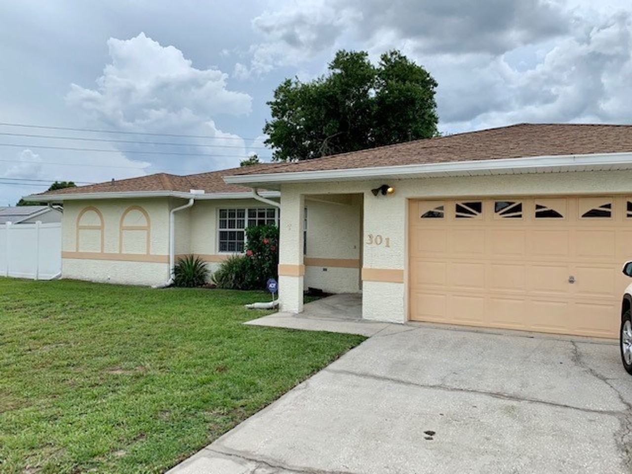 301 Chiquita Ct - Photo 2 of 27