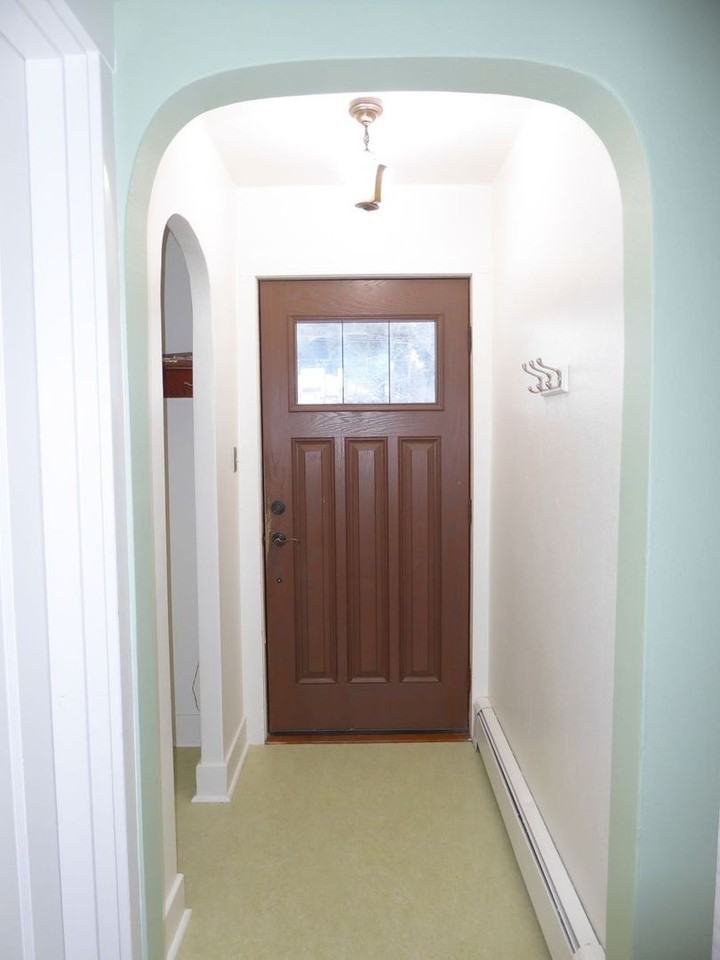 1026 C St - Photo 3 of 35