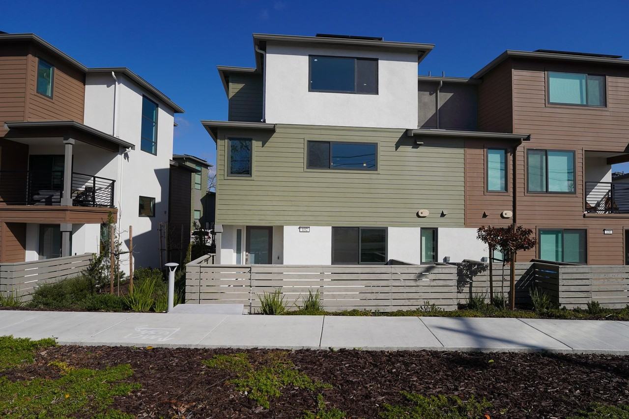 132 Pioneer Ave - Photo 2 of 25