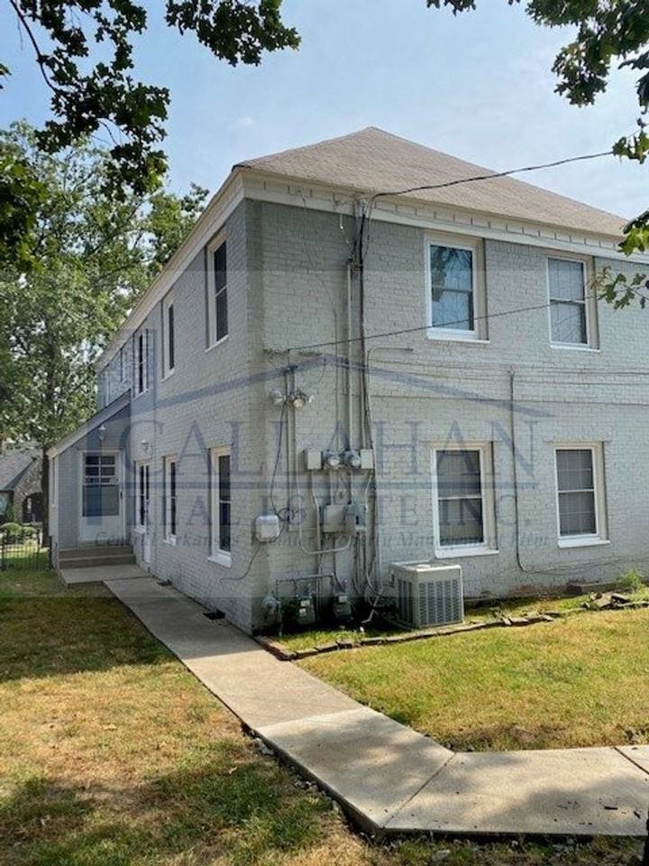 137 Crestview Dr - Photo 3 of 13