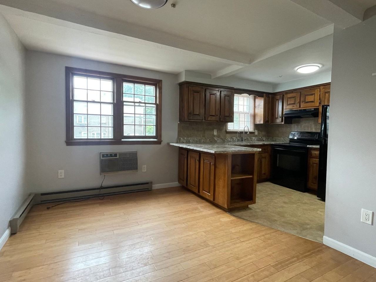 18 Cannongate Rd - Photo 3 of 23